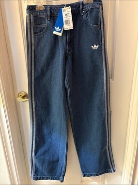 Woman’s Adidas Denim Blue Jeans Sz 24 x 32
NWT